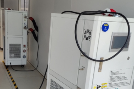 油加熱控溫設(shè)備是如何控溫的？