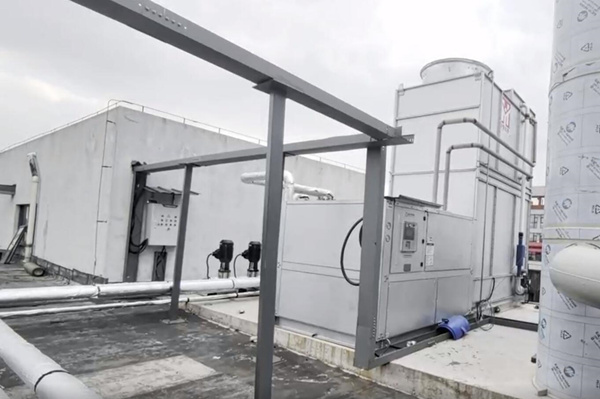 小型低溫冷凍機工作原理、特點和使用方法