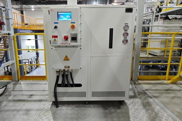 制冷控溫設(shè)備制冷介質(zhì)怎么選擇？