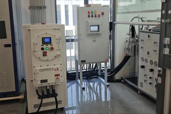 高低溫控溫設(shè)備是如何實(shí)現(xiàn)精準(zhǔn)控溫的？