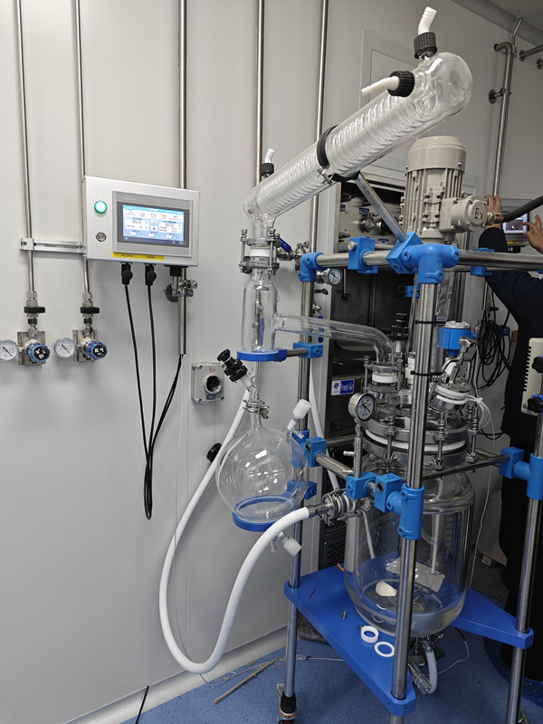 新芝阿弗斯外置顯示型高低溫控溫系統(tǒng)設備實拍圖3